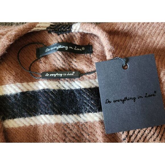O25 Do Everything In Love plaid cape m - Picture 6 of 8
